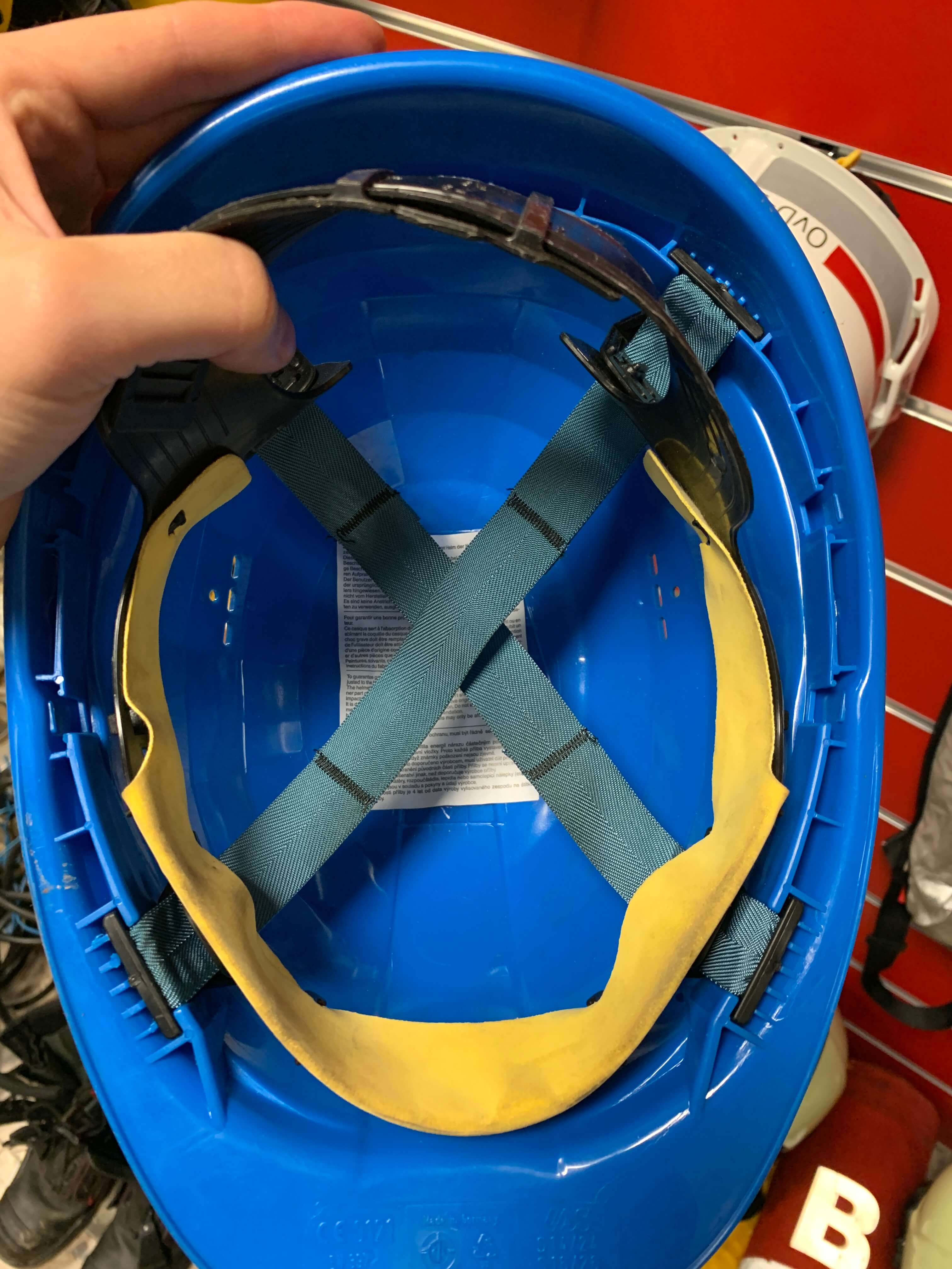MSA HELMET V-GARD 520